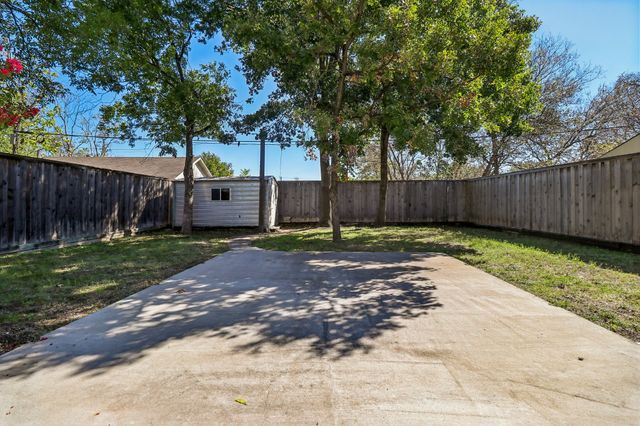 614 Marshalldell Avenue, Dallas, TX 75211