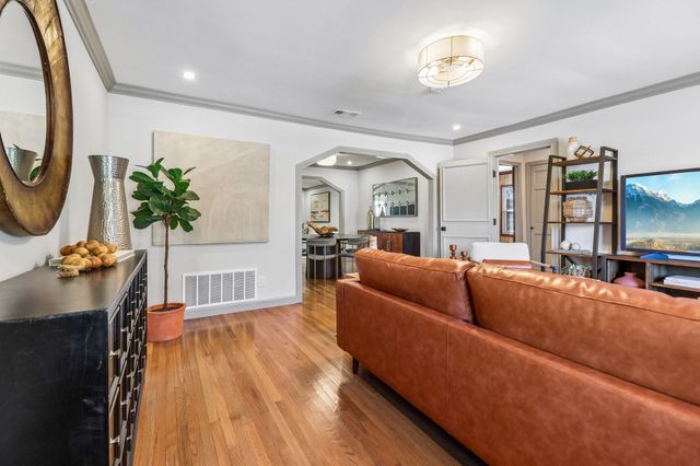 614 Marshalldell Avenue, Dallas, TX 75211