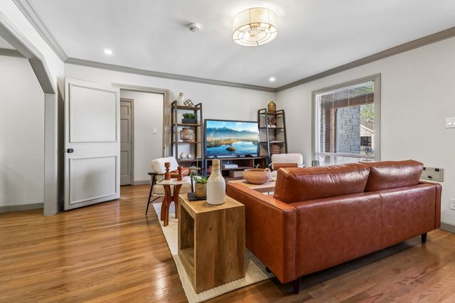 614 Marshalldell Avenue, Dallas, TX 75211