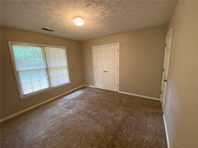 1405 Glenfield Drive, Lawrenceville, GA 30043