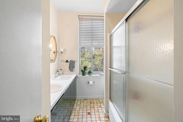 1531 GREEN ST, Philadelphia, PA 19130