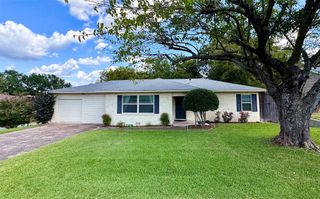 1705 S College Avenue, Decatur, TX 76234