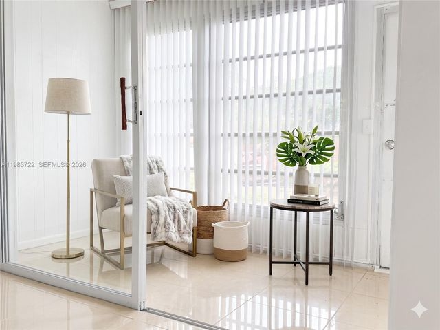9900 Sunrise Lakes Boulevard 102, Sunrise, FL 33322