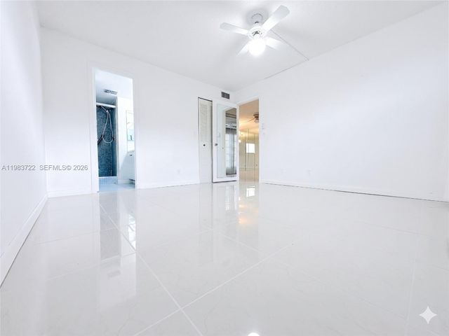 9900 Sunrise Lakes Boulevard 102, Sunrise, FL 33322