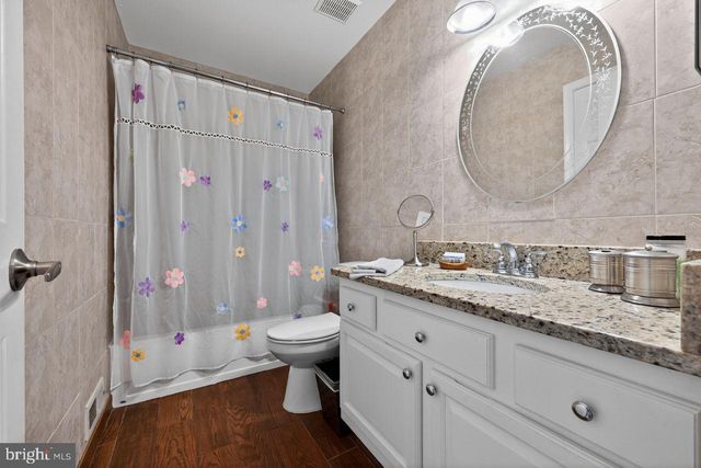 63 KETTLEBROOK DR, Mount Laurel, NJ 08054