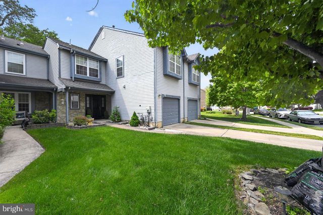 63 KETTLEBROOK DR, Mount Laurel, NJ 08054