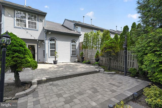 63 KETTLEBROOK DR, Mount Laurel, NJ 08054
