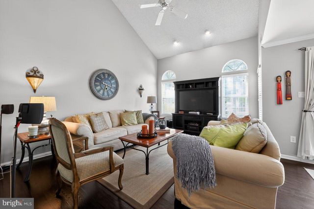 63 KETTLEBROOK DR, Mount Laurel, NJ 08054