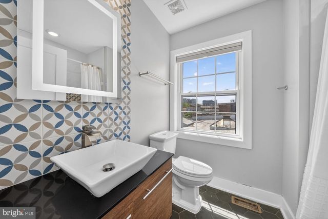 1821 BANK ST, Baltimore, MD 21231