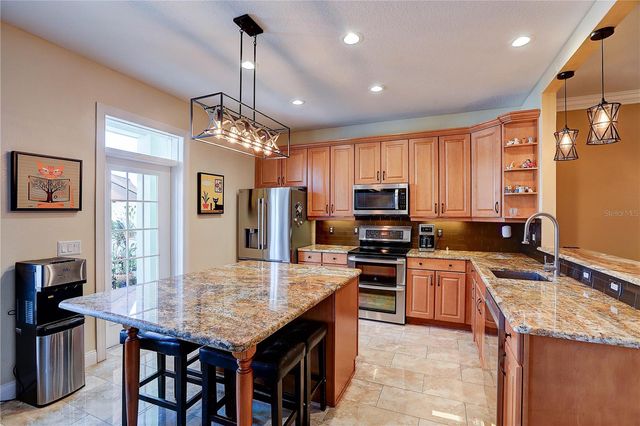 5518 LUMINAR POINTE LANE, Apollo Beach, FL 33572