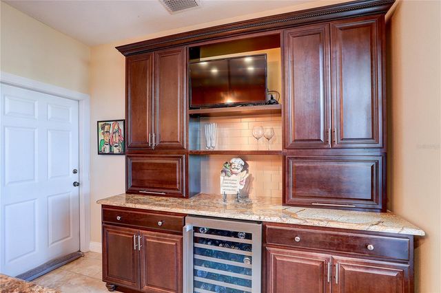 5518 LUMINAR POINTE LANE, Apollo Beach, FL 33572