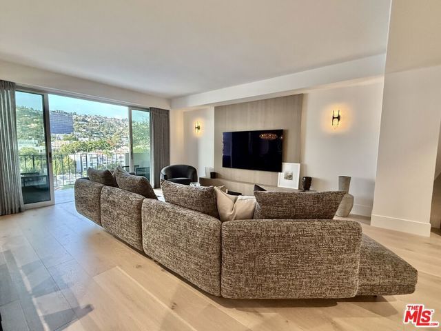 818 N Doheny Drive 901, West Hollywood, CA 90069