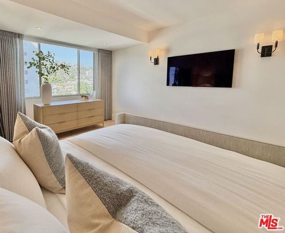 818 N Doheny Drive 901, West Hollywood, CA 90069