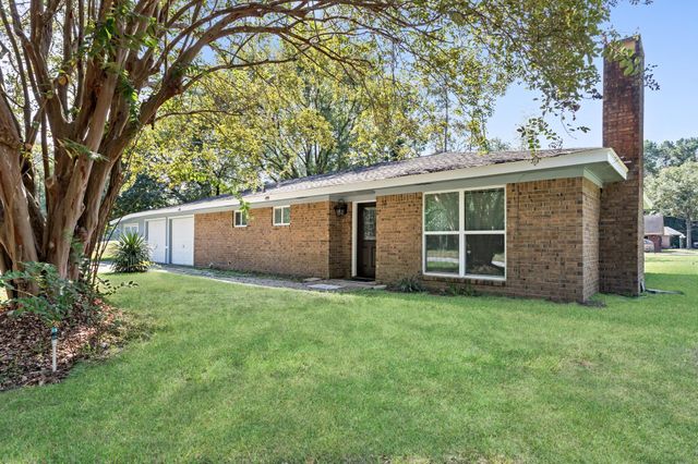 1237 Wildwood Drive, Village Mills, TX 77663