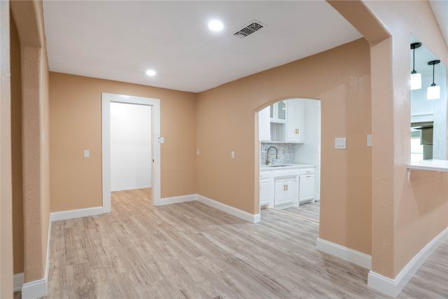 1022 Shenandoah Drive, Arlington, TX 76014