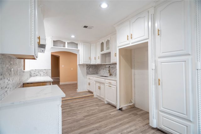 1022 Shenandoah Drive, Arlington, TX 76014