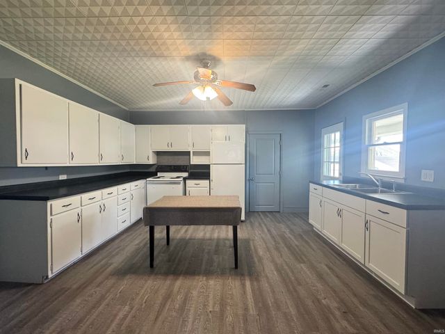 410 NW I Street, Linton, IN 47441