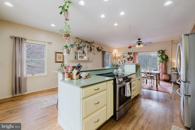 1568 DEER CREEK RD, New Freedom, PA 17349