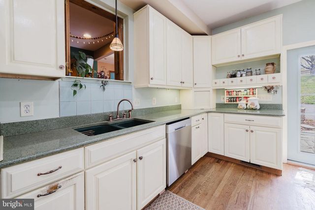 1568 DEER CREEK RD, New Freedom, PA 17349