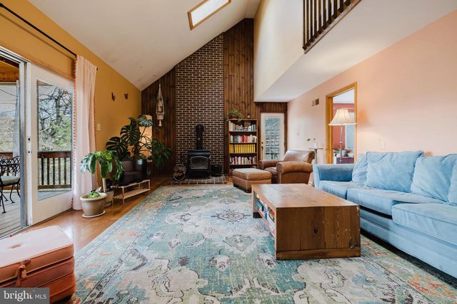 1568 DEER CREEK RD, New Freedom, PA 17349