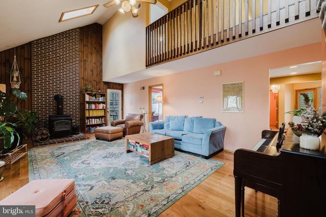 1568 DEER CREEK RD, New Freedom, PA 17349