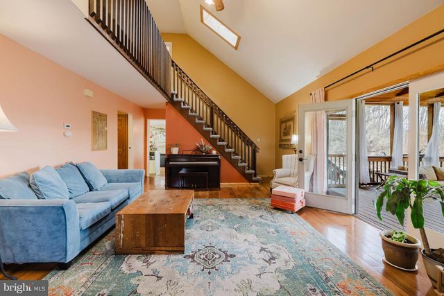 1568 DEER CREEK RD, New Freedom, PA 17349