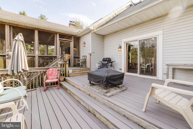 1568 DEER CREEK RD, New Freedom, PA 17349