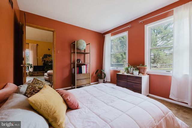 1568 DEER CREEK RD, New Freedom, PA 17349