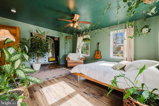 1568 DEER CREEK RD, New Freedom, PA 17349