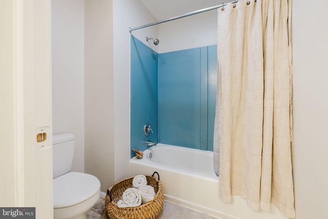 1568 DEER CREEK RD, New Freedom, PA 17349