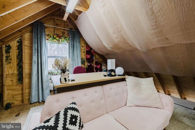 1568 DEER CREEK RD, New Freedom, PA 17349