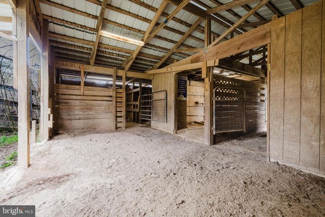 1568 DEER CREEK RD, New Freedom, PA 17349