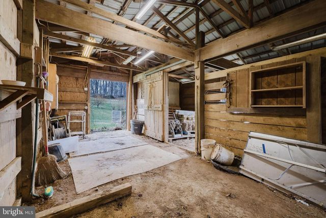 1568 DEER CREEK RD, New Freedom, PA 17349