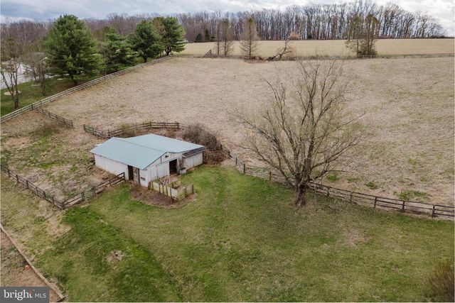 1568 DEER CREEK RD, New Freedom, PA 17349