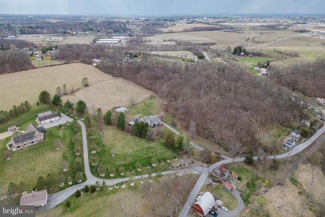 1568 DEER CREEK RD, New Freedom, PA 17349