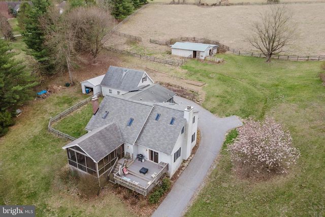 1568 DEER CREEK RD, New Freedom, PA 17349