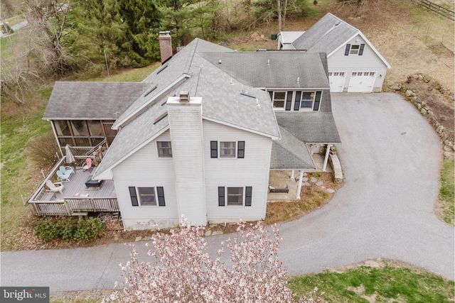 1568 DEER CREEK RD, New Freedom, PA 17349