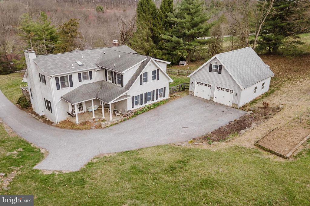 1568 DEER CREEK RD, New Freedom, PA 17349