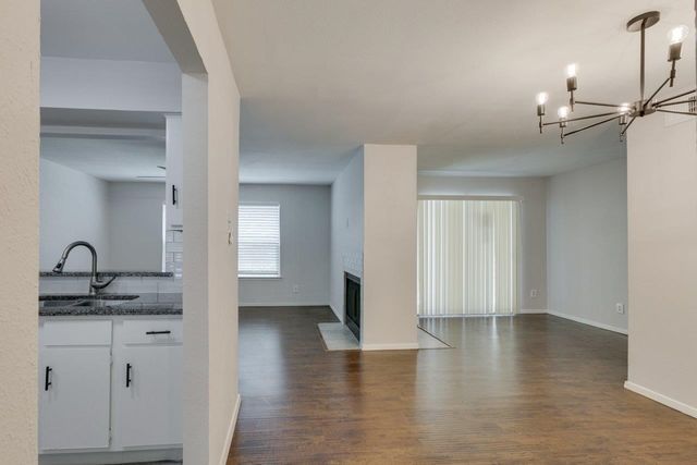 5300 Keller Springs Road 1057, Dallas, TX 75248