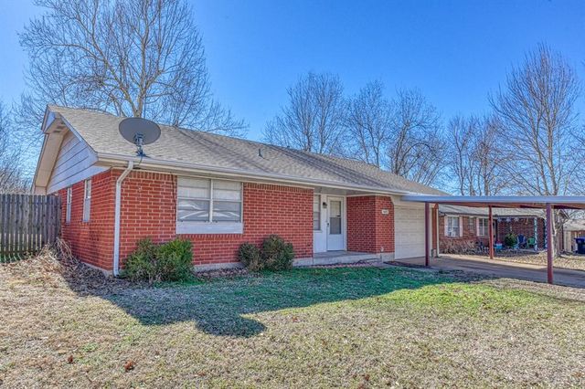 602 Redwood Drive, Noble, OK 73068