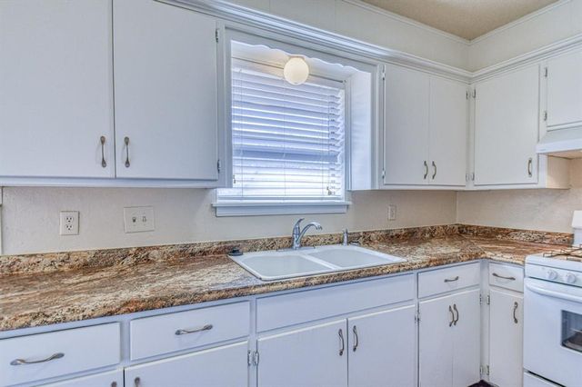 602 Redwood Drive, Noble, OK 73068