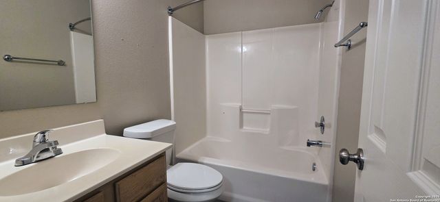 523 CLEARFIELD DR, New Braunfels, TX 78130