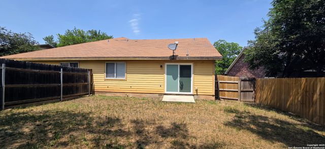 523 CLEARFIELD DR, New Braunfels, TX 78130