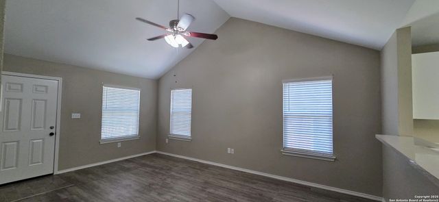 523 CLEARFIELD DR, New Braunfels, TX 78130