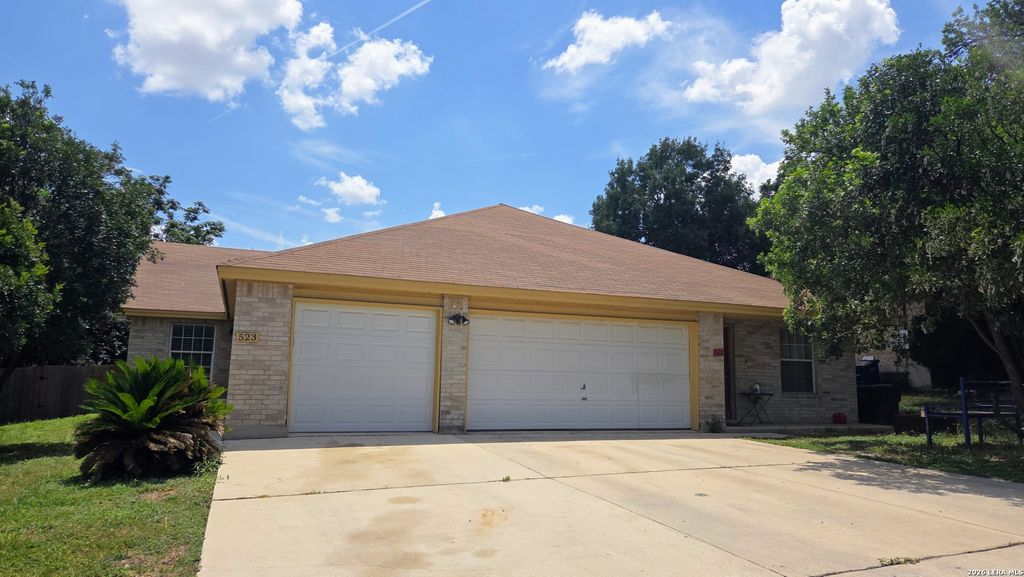 523 CLEARFIELD DR, New Braunfels, TX 78130
