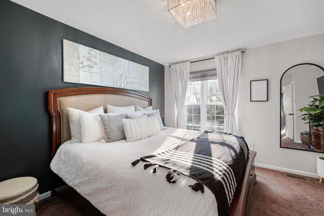 204 FINCH WAY, Newark, DE 19702