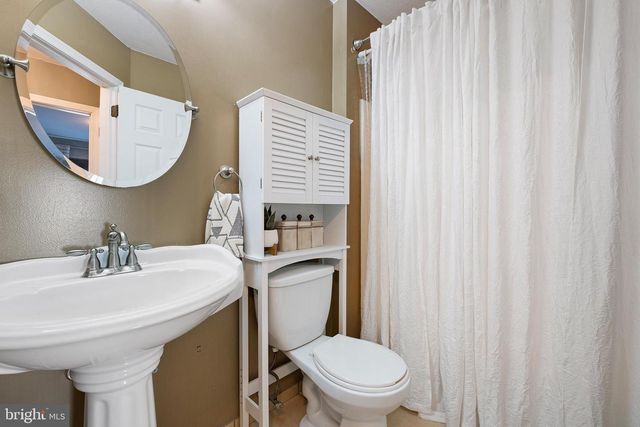 204 FINCH WAY, Newark, DE 19702