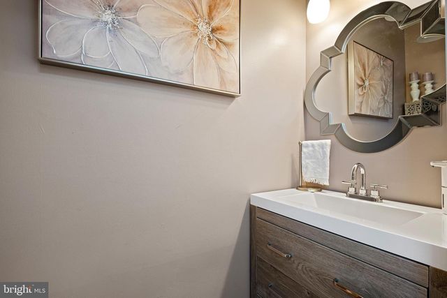 204 FINCH WAY, Newark, DE 19702