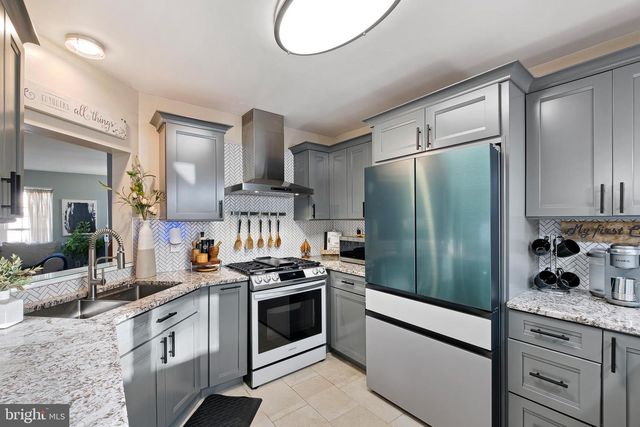 204 FINCH WAY, Newark, DE 19702