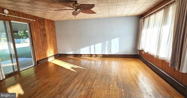 339 DELONG AVE, Emmaus, PA 18049